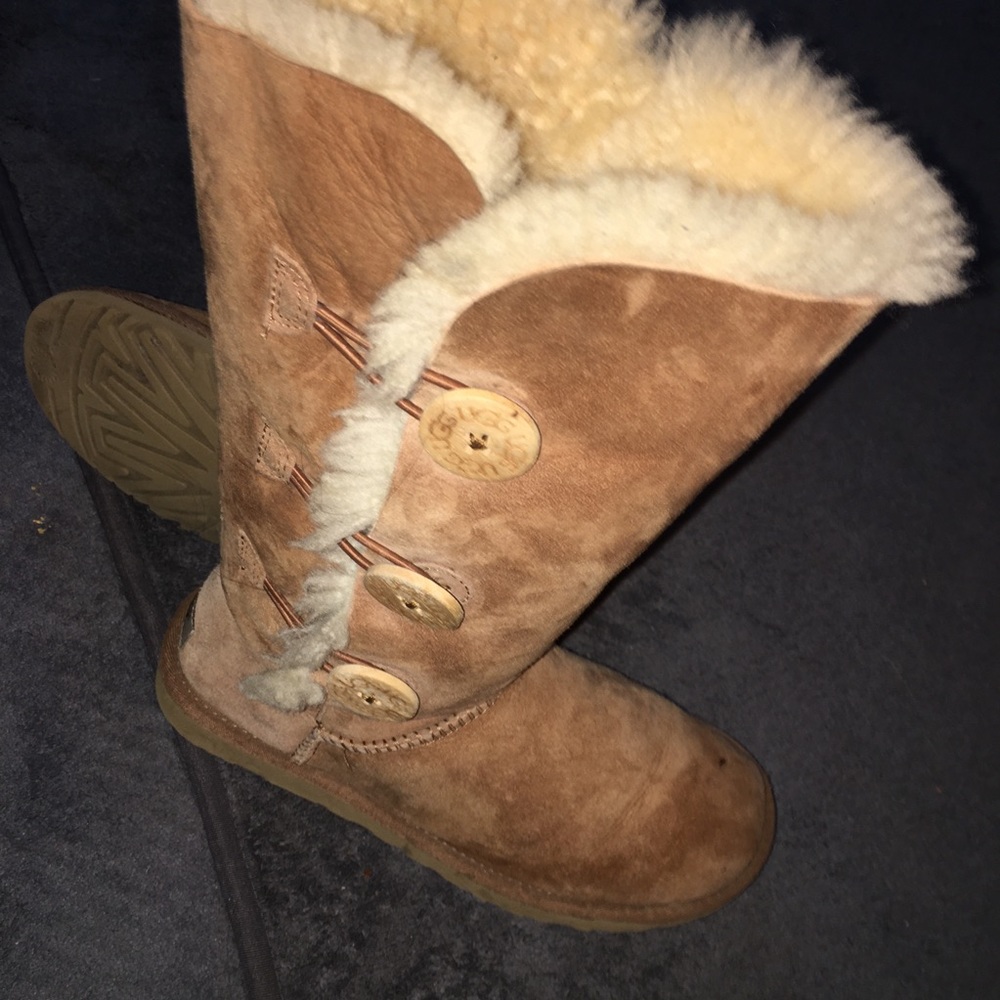 Ugg Bailey 3 Button Boot Size 6 - image 2